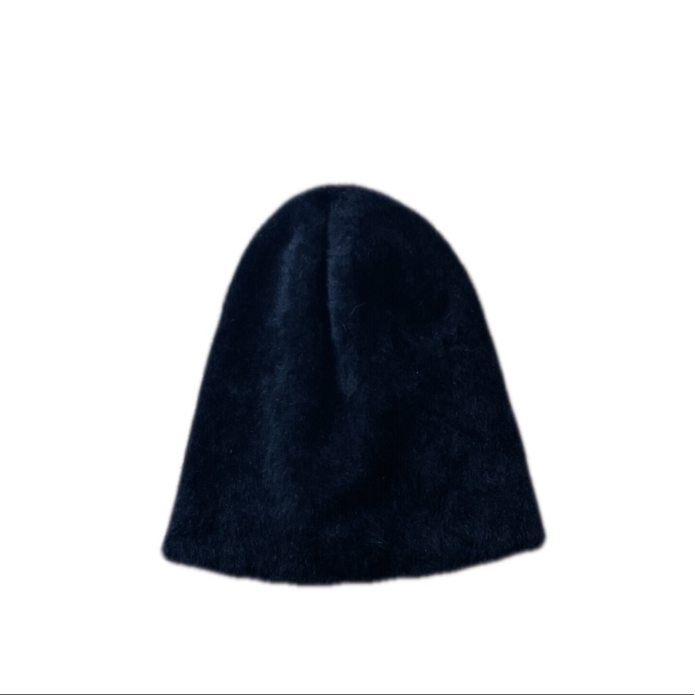 Black fuzzy hat